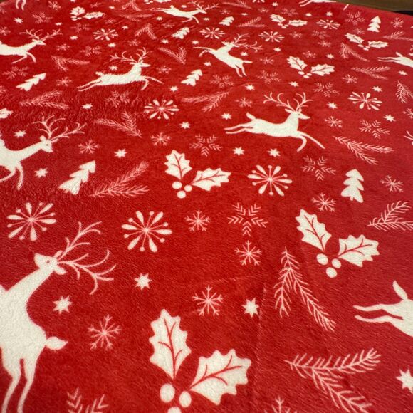 Minky Couture Plush Christmas Reindeer Themed Holiday Print Standard Pillowcase - Picture 5 of 6